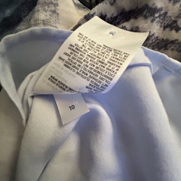 Uniqlo Light Blue Button Down Blouse Size Small - Picture 4 of 8